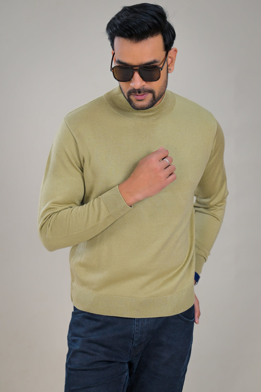 Elevate Classic Solid Turtle Neck Knit Mens Sweater