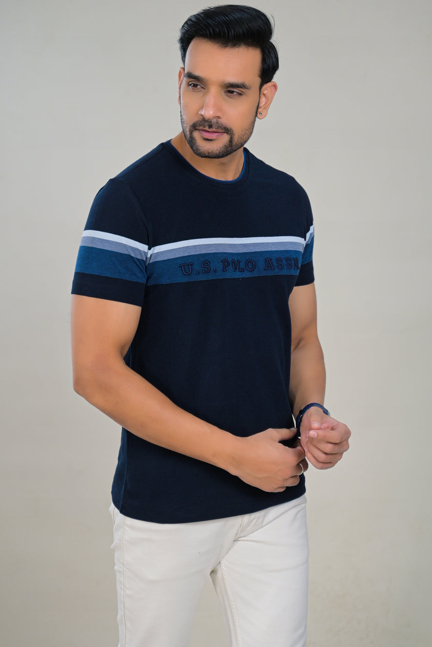 US Polo Mens Textured round Neck Contrast Chest Stripe t-shirt