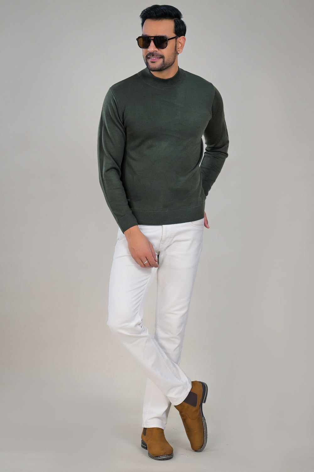 Elevate Classic Solid Turtle Neck Knit Mens Sweater