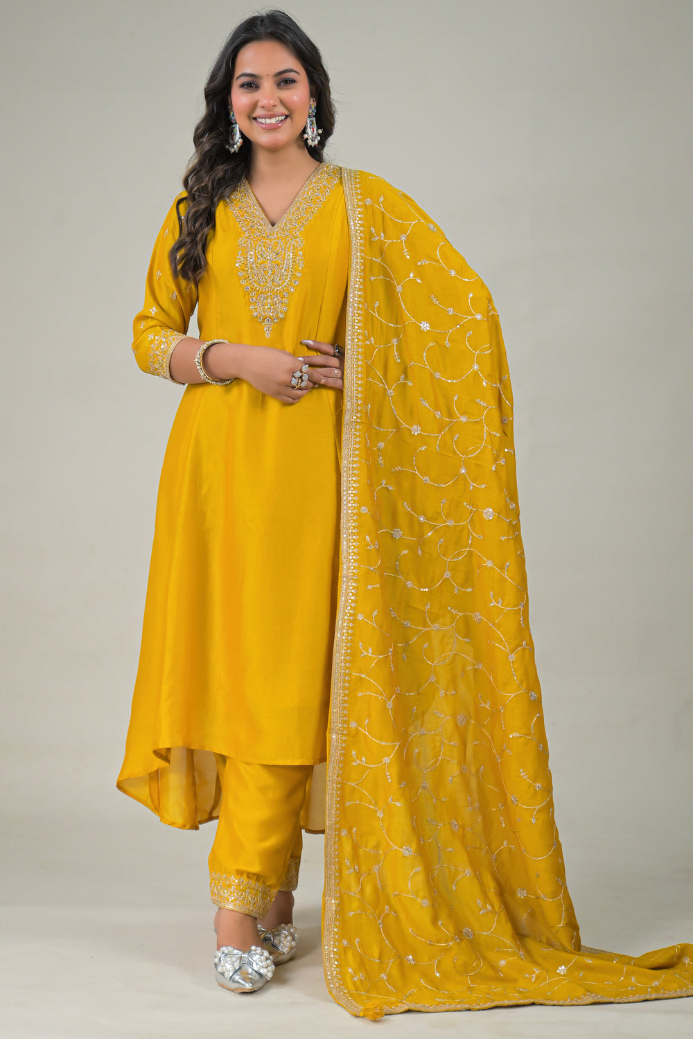 Soul Armor Classic Straight-Fit Kurta Suit with Embroidered Dupatta