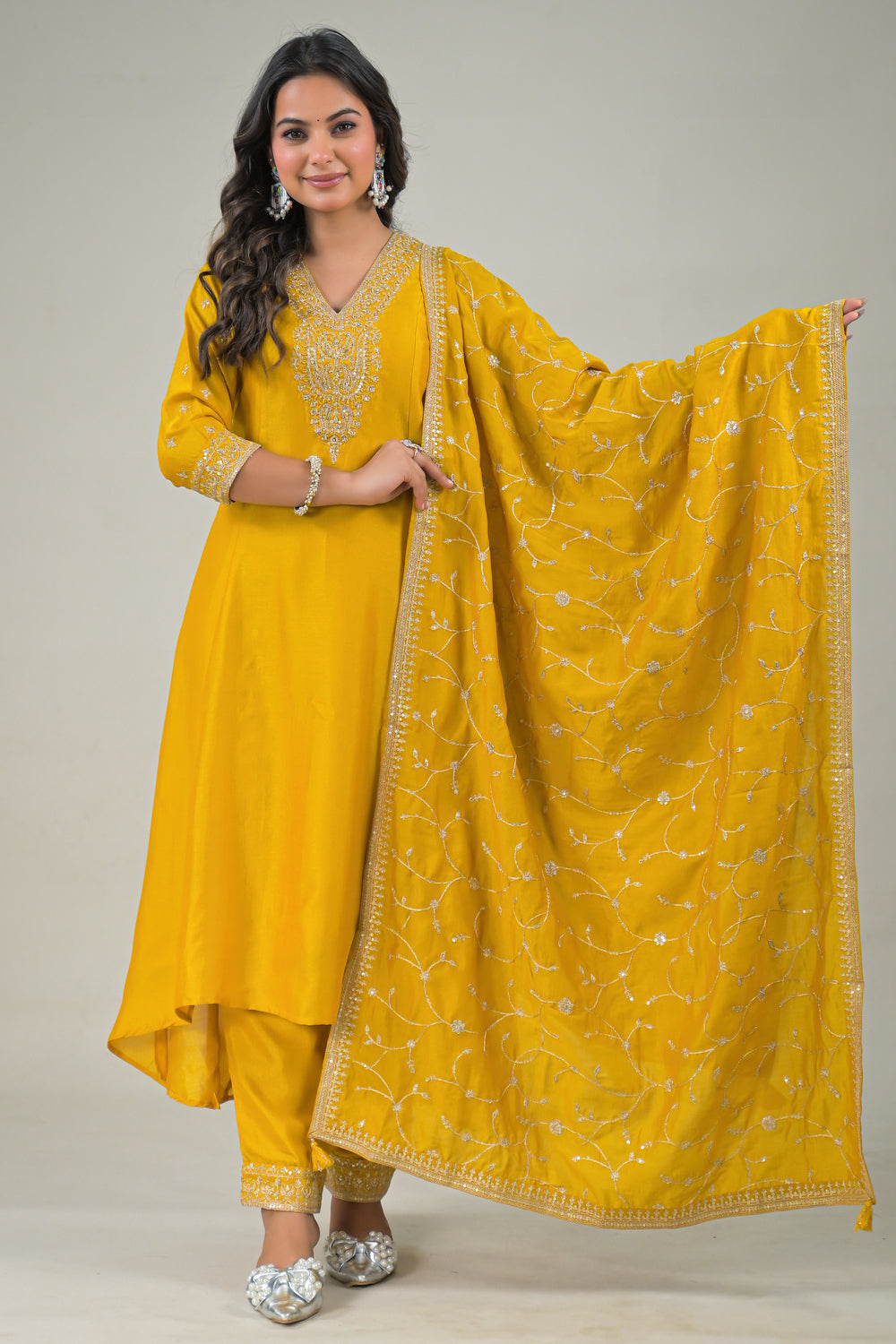 Soul Armor Classic Straight-Fit Kurta Suit with Embroidered Dupatta