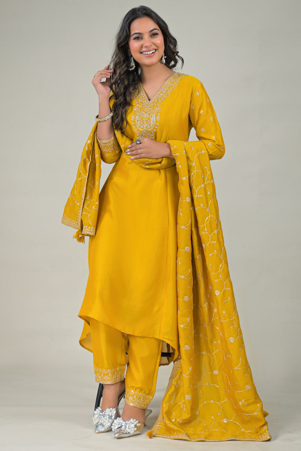 Soul Armor Classic Straight-Fit Kurta Suit with Embroidered Dupatta