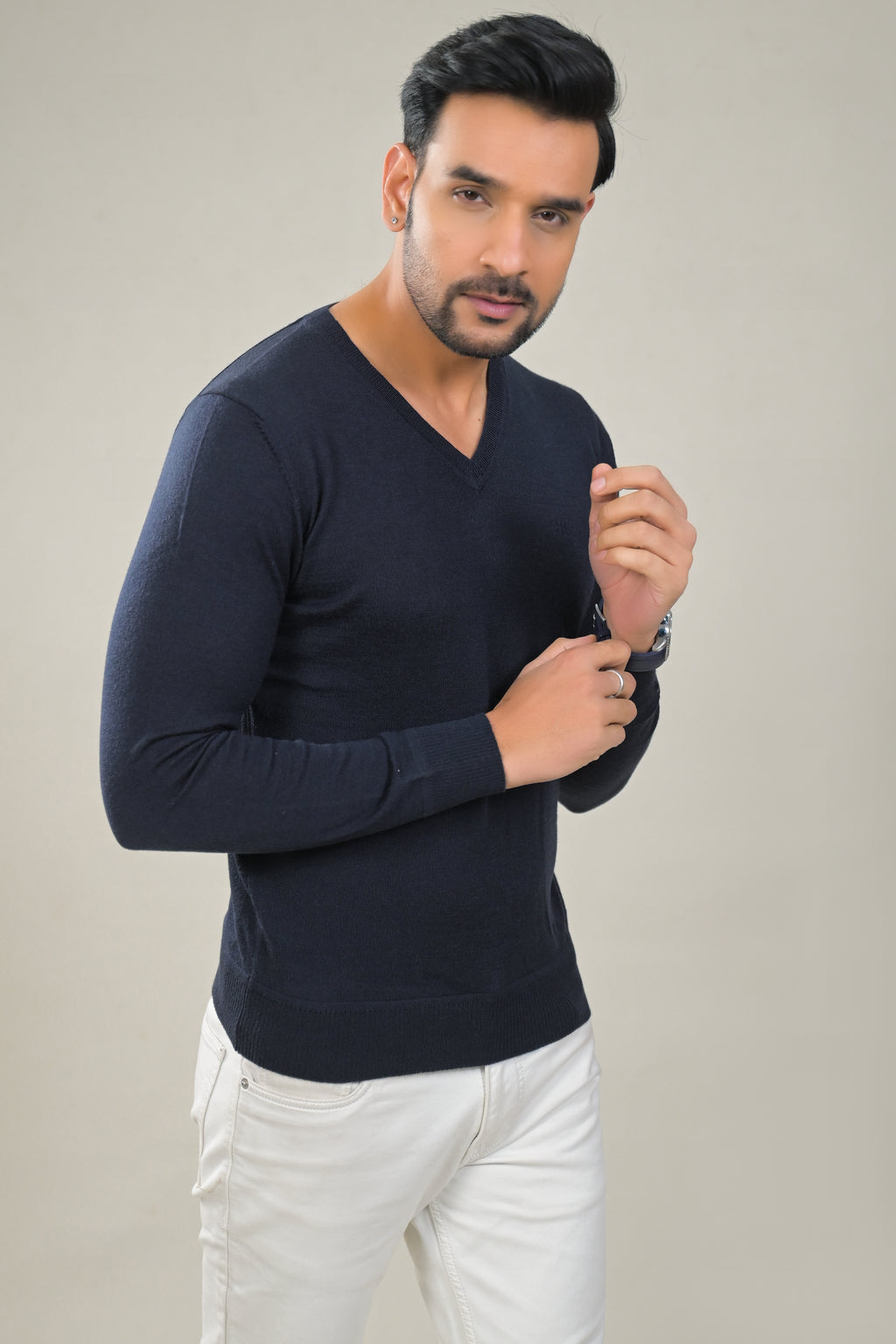 Raymond Solid V-Neck Knit Pullover Sweater