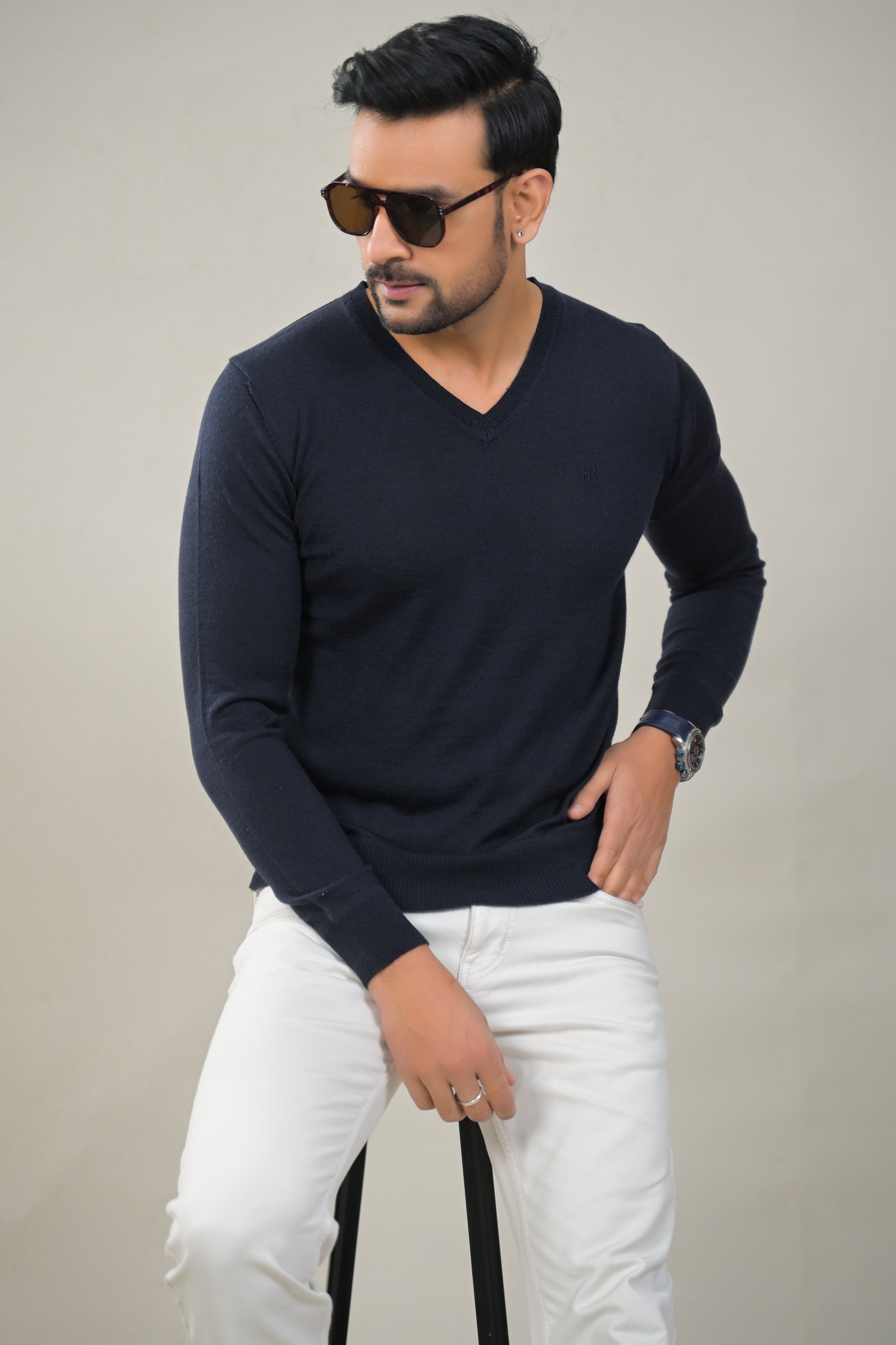 Raymond Solid V-Neck Knit Pullover Sweater