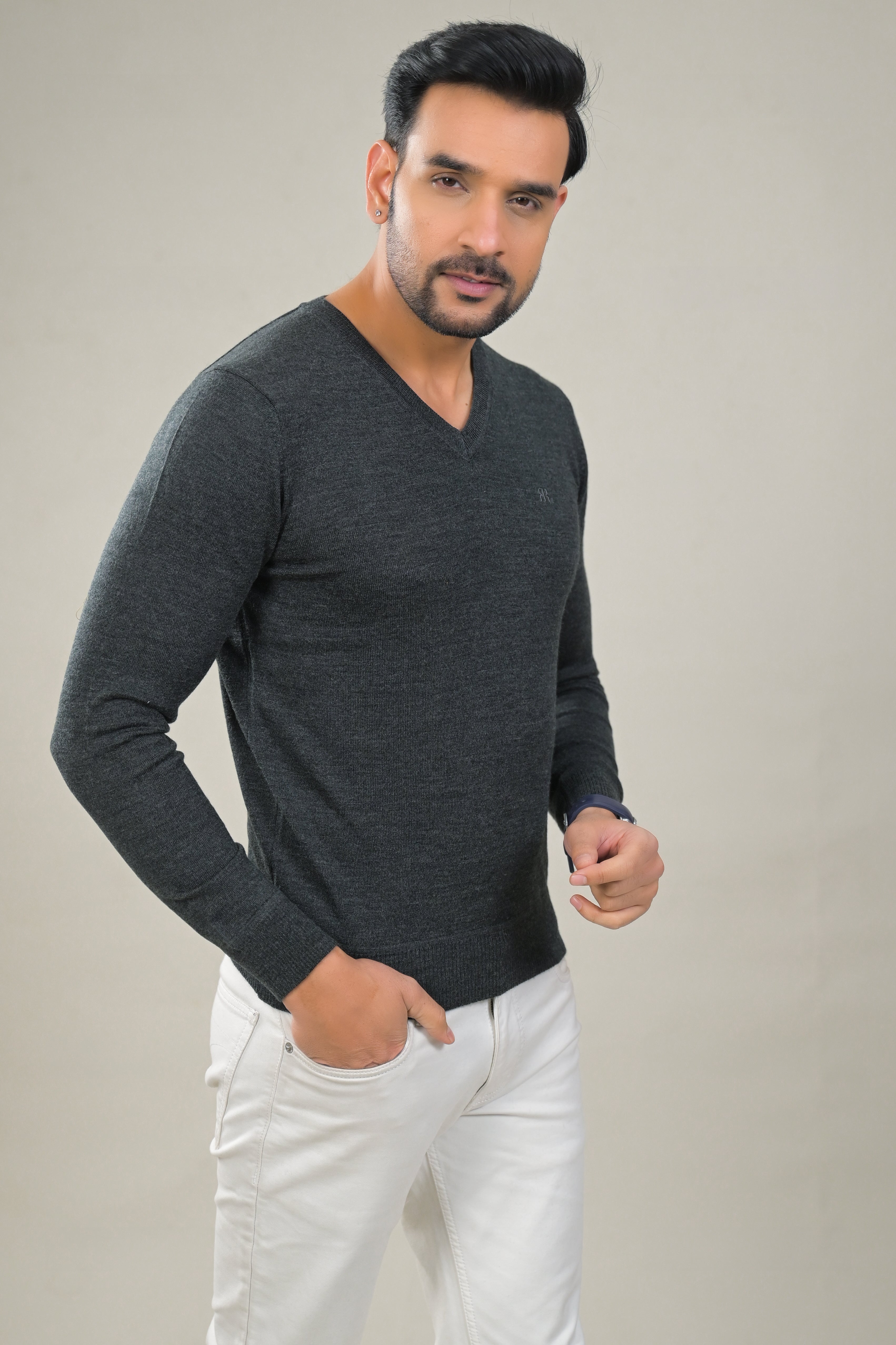Raymond Solid V-Neck Knit Pullover Sweater