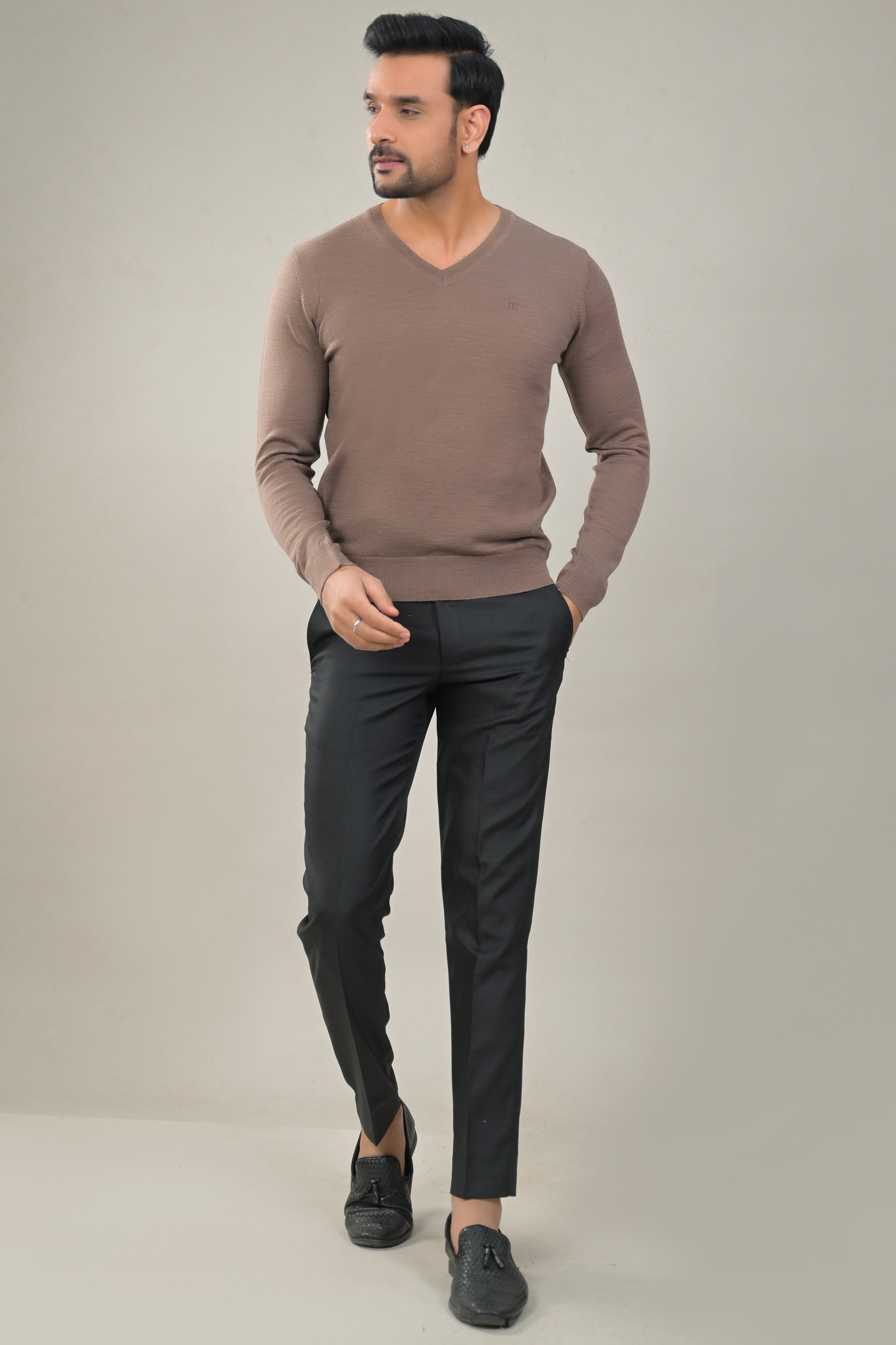 Raymond Solid V-Neck Knit Pullover Sweater