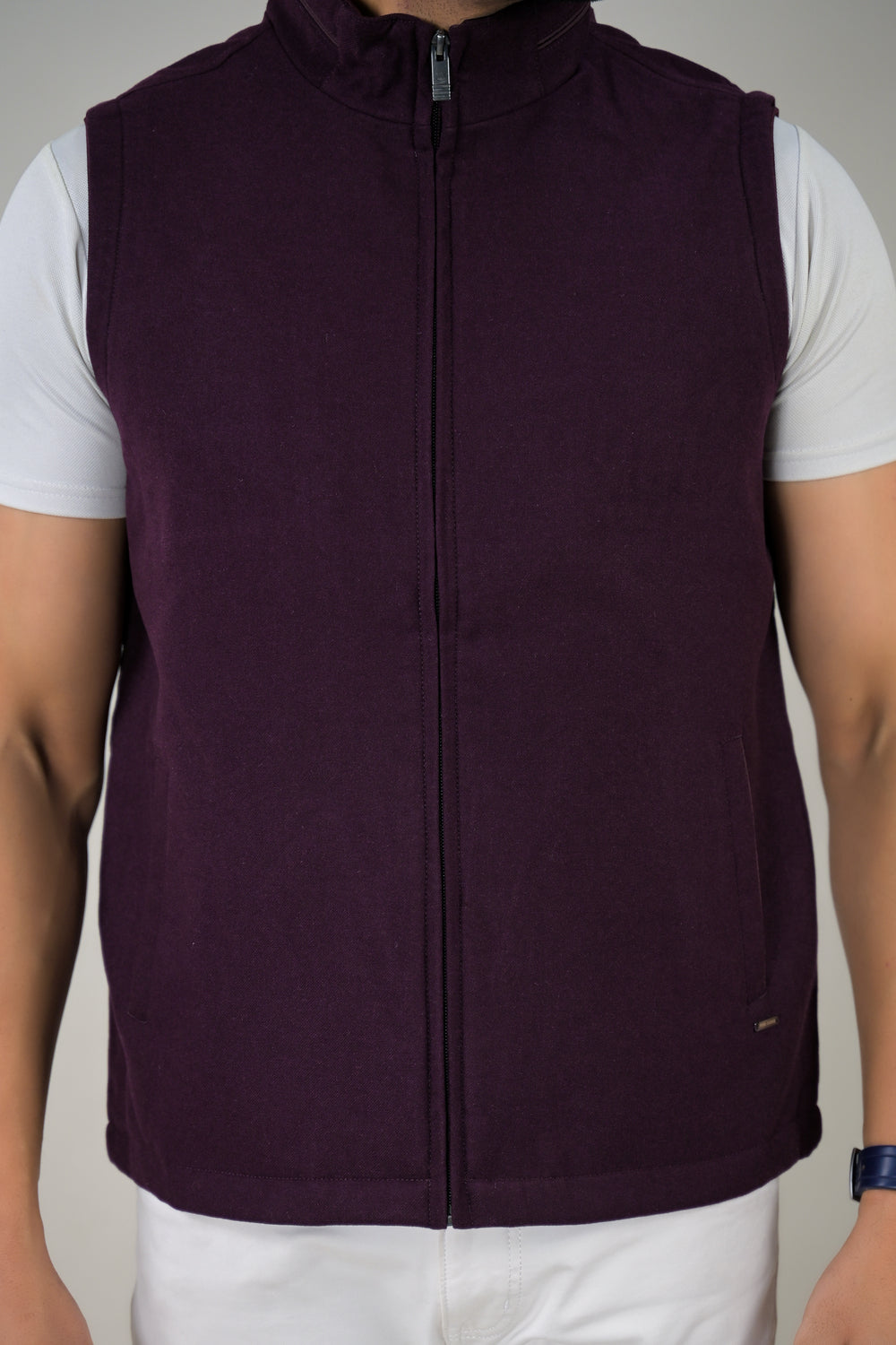 Park-Avenue Men’s Solid Color Sleeveless Zip-Front Jacket.